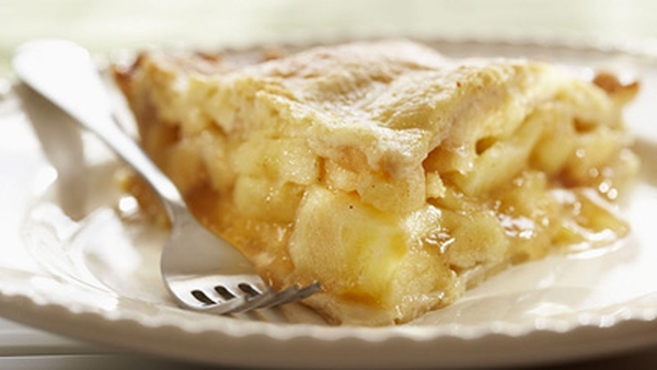 Apple Tart Fine with Cinnamon Butterscotch