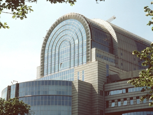 EU Parliament - Armed robbery