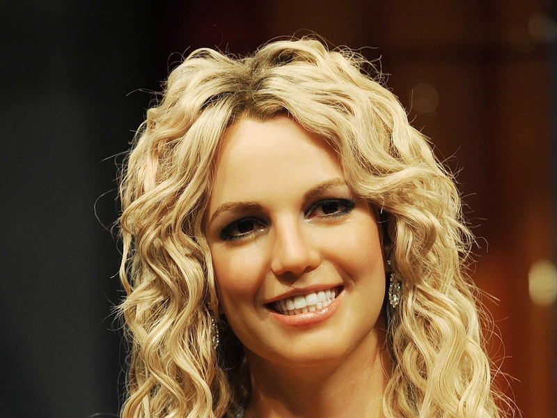 Spears - Spokesperson defends airbrushing claims