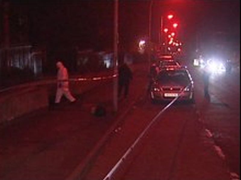 Belfast - Three questioned after shooting