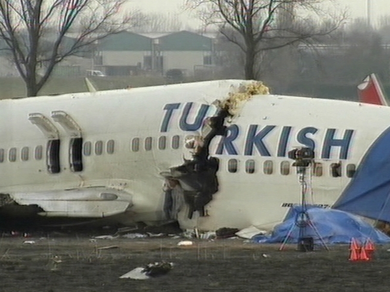 Amsterdam - Plane crashed short of runway