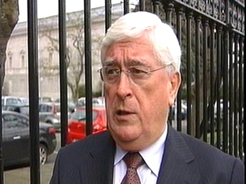 Batt O'Keeffe - Preparing report on college fees for Cabinet