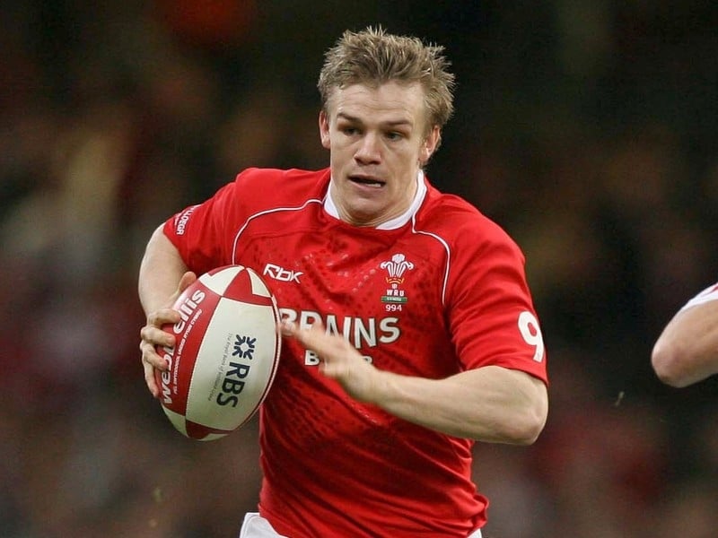Dwayne Peel has reclaimed the number nine shirt for Wales