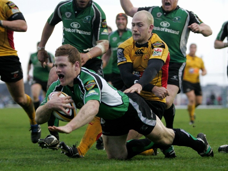 Liam Bibo scores Connacht's third try