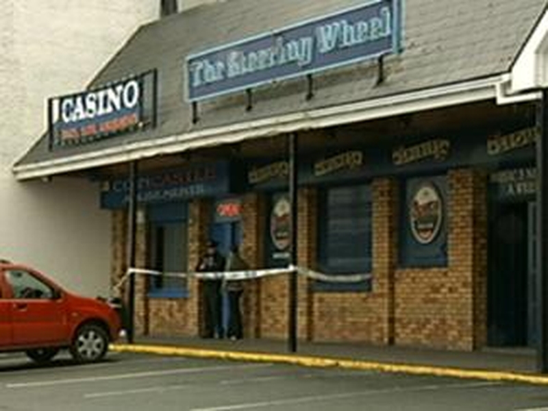 Roxboro Shopping Centre - Man shot outside pub