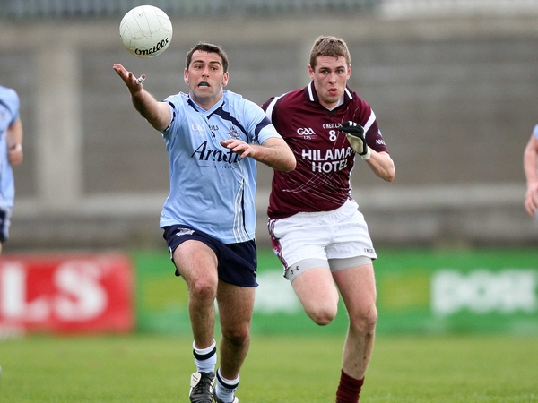 David Henry of Dublin gets out in front of Westmeath's Niall Kilcoyne