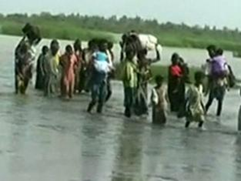 Sri Lanka - 280,000 people displaced