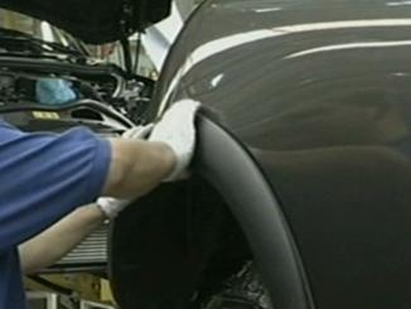 UK manufacturing - 0.9% December rise