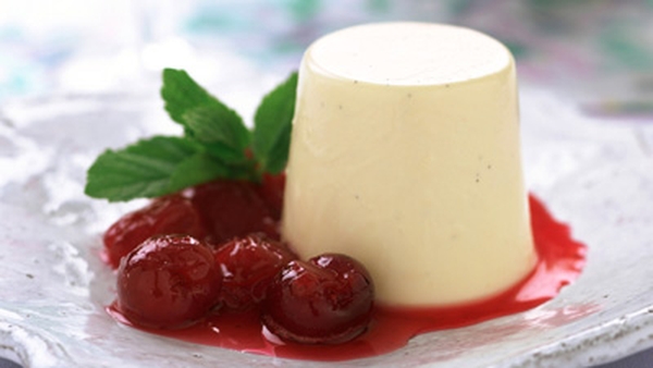 Coconut and cardamom pannacotta