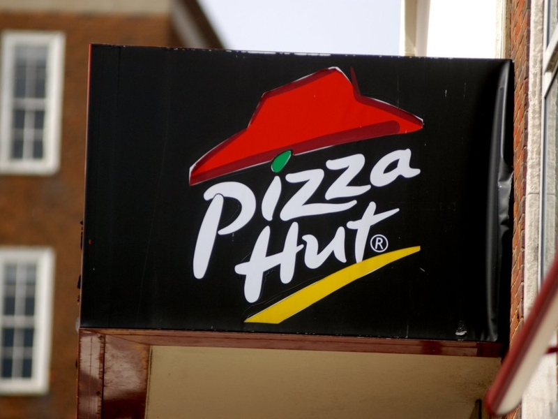 Pizza Hut - Five outlets to close
