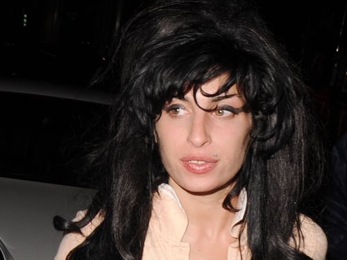 Winehouse - Her mother says the singer wants to have a baby