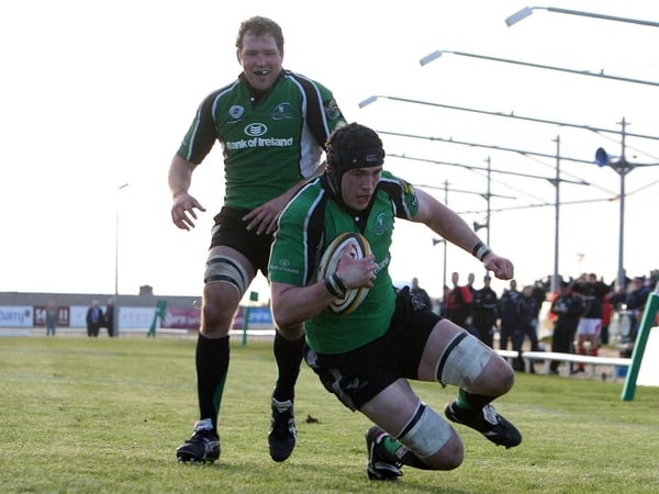 Connacht's Andrew Browne scores a try