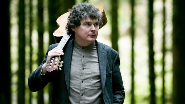 Folk songs as gaeilge - John Spillane's playlist