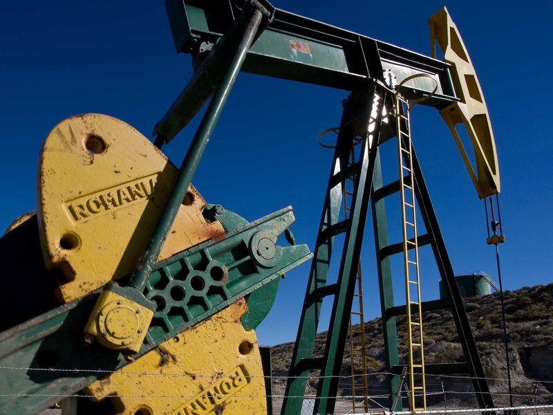 Oil - US inventories down 1.8 million barrels