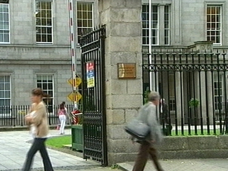 Dept of Education - Teachers' union warns against cuts