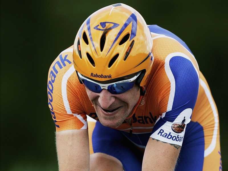 Denis Menchov leads by 20 seconds heading into tomorrow's final stage