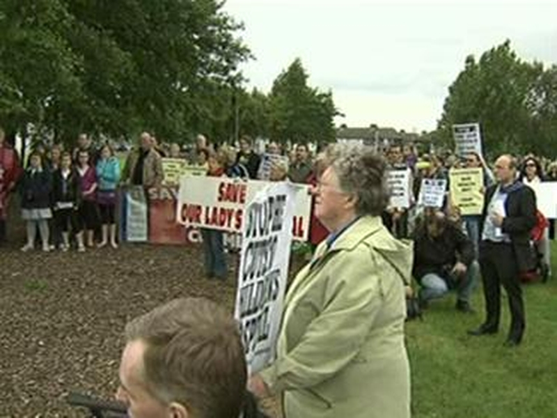 Hospital - Cutbacks aimed at reducing deficit