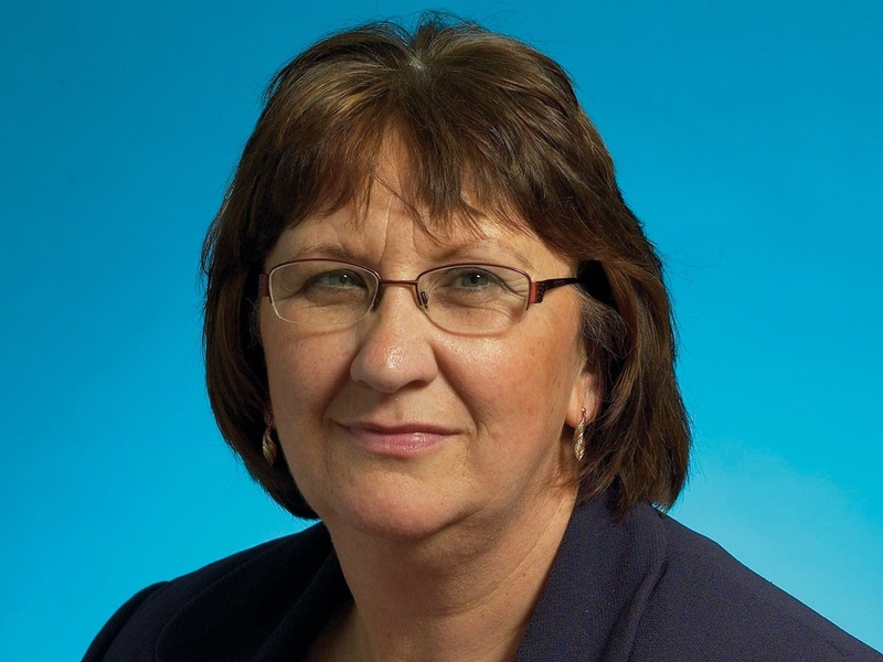 Dolores Kelly - Says masked man told her to leave the area