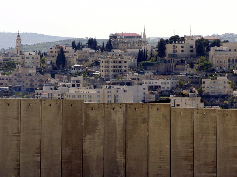 West Bank - Partial freeze on building