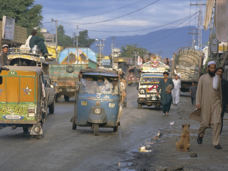 Mingora - Taliban withdraws from town