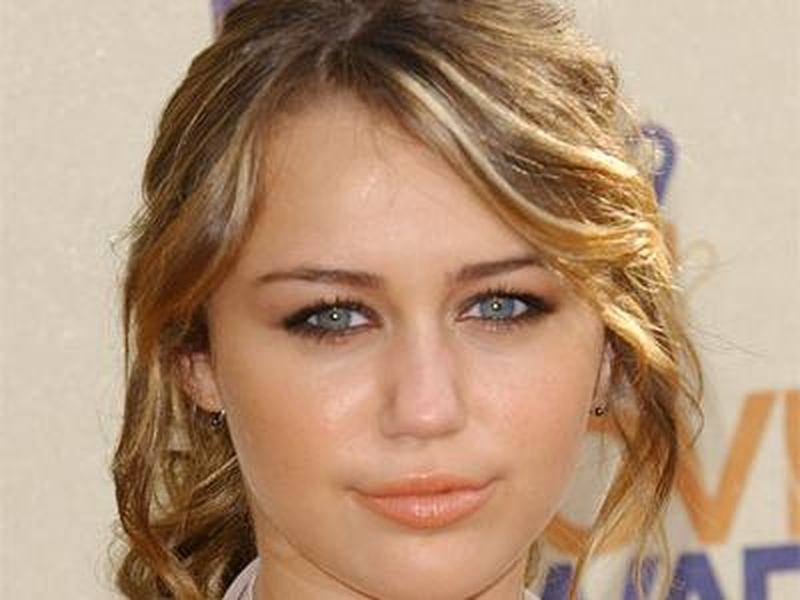 Cyrus - Shares support for Spears