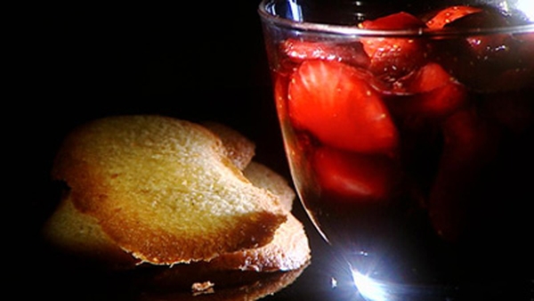 Cats Tongues with Strawberry Soup