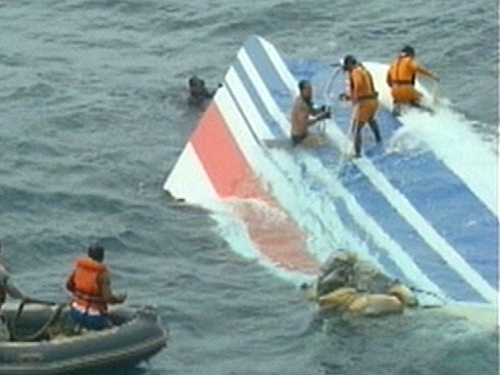 Atlantic - Tail-fin of aircraft recovered