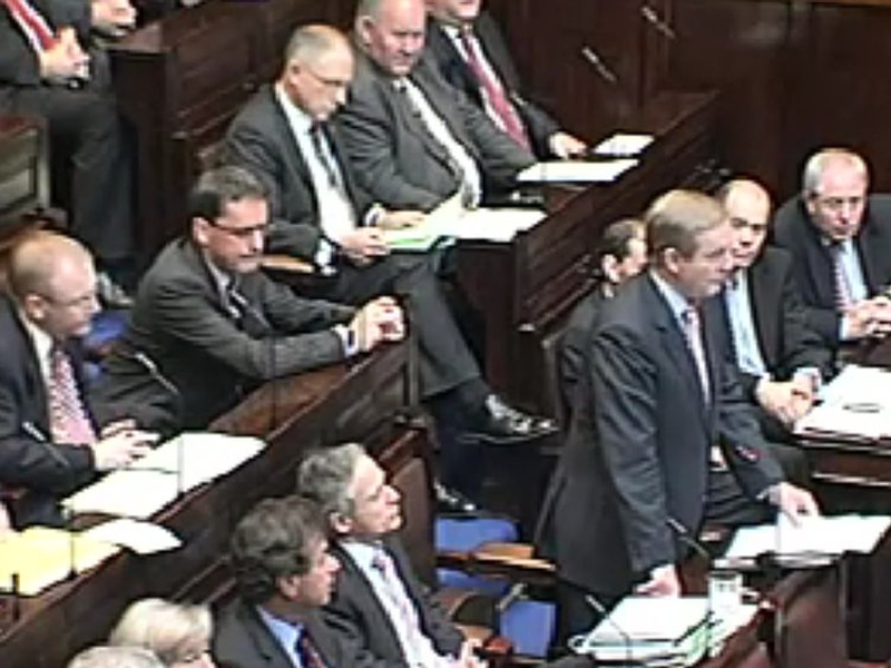Dáil exchanges - Opposition critical of Anglo plan