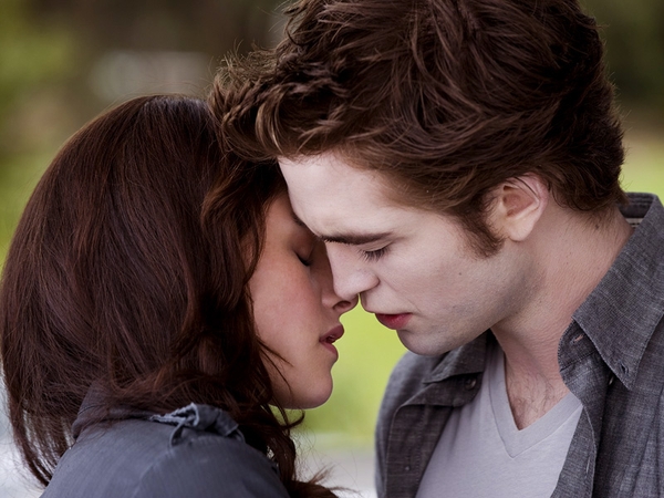 The Twilight Saga: New Moon - Opens on 20 November