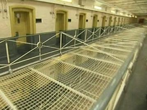 Mountjoy Prison - Former prison officer addicted to drugs