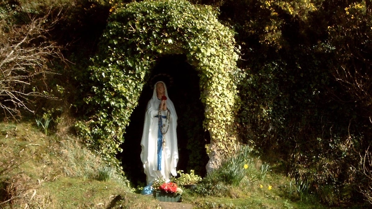 The Summer of the Moving Statues