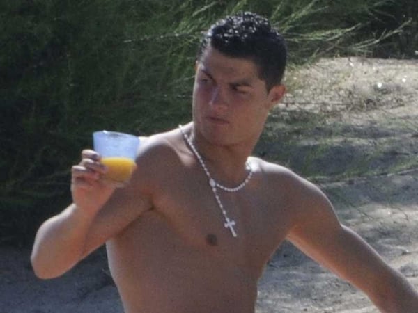 Cristiano Ronaldo's negotiations still have to be completed with Real Madrid