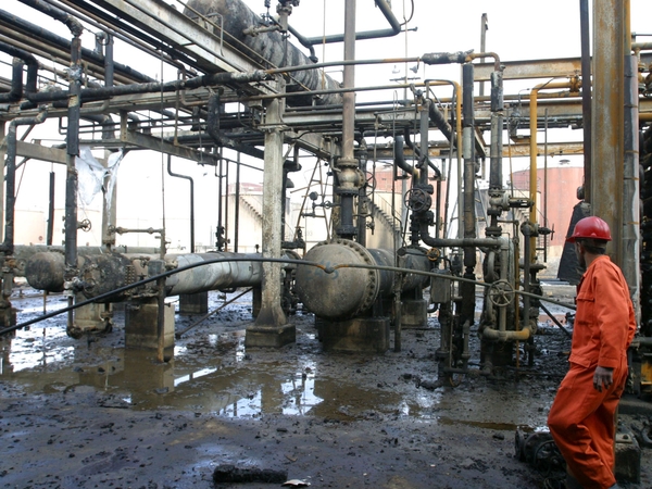 Iraqi oil - Foreign firms balk at fees