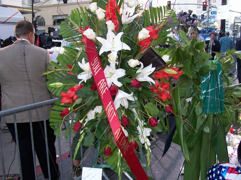 Los Angeles - Fans mourn passing of star