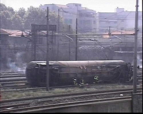 Viareggio - Train derailed after passing through station