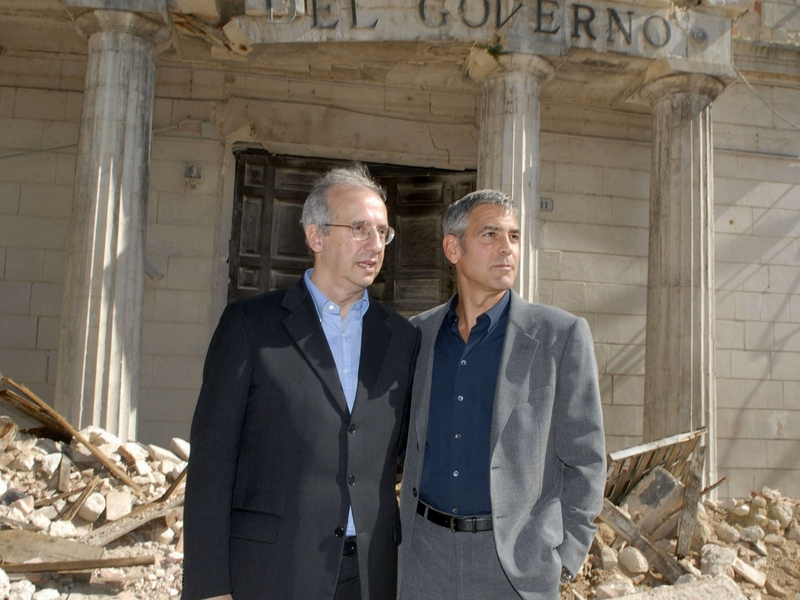 George Clooney tours the city with Italian Politician Walter Veltroni