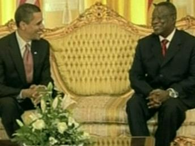 Barack Obama (L) - Urged Africa to take the lead
