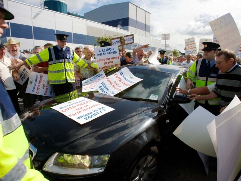 Ballineen - Minister got hostile reception