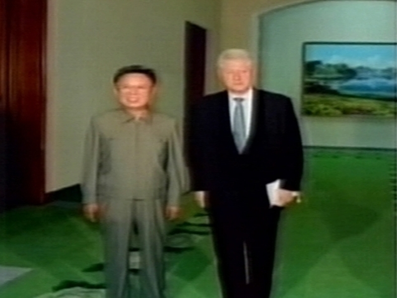 Kim &amp; Clinton - Discussed hostages' release at meeting in Pyongyang