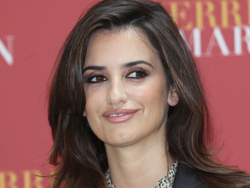 Cruz - Reportedly four months pregnant