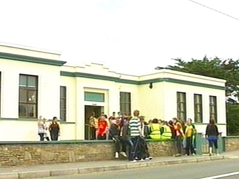 Coláiste Mhuire Loch an Iúir - To close for seven days