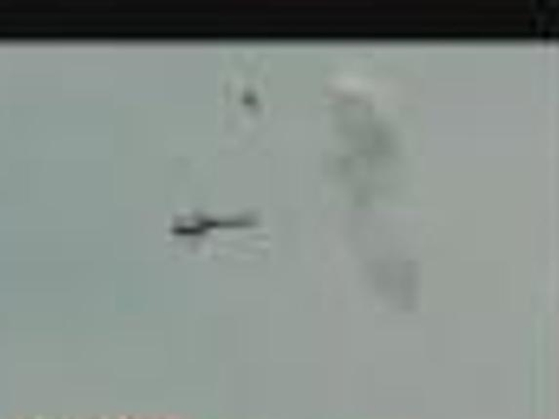 Mid-air collision - Crash witnessed from the ground