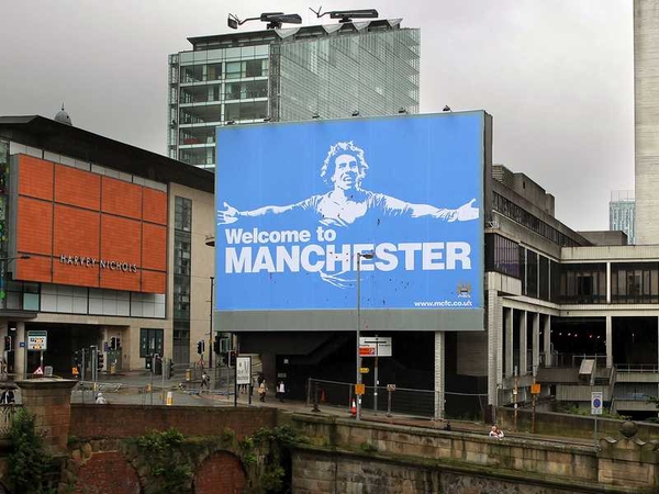 The offending poster has raised the hackles of those on the Red side of Manchester