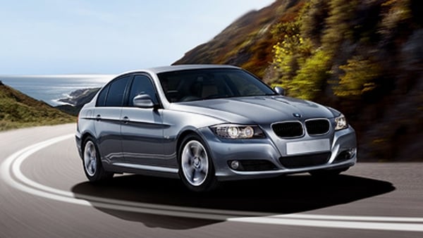 The cars involved are BMW 3 Series models made between 1999 and 2006