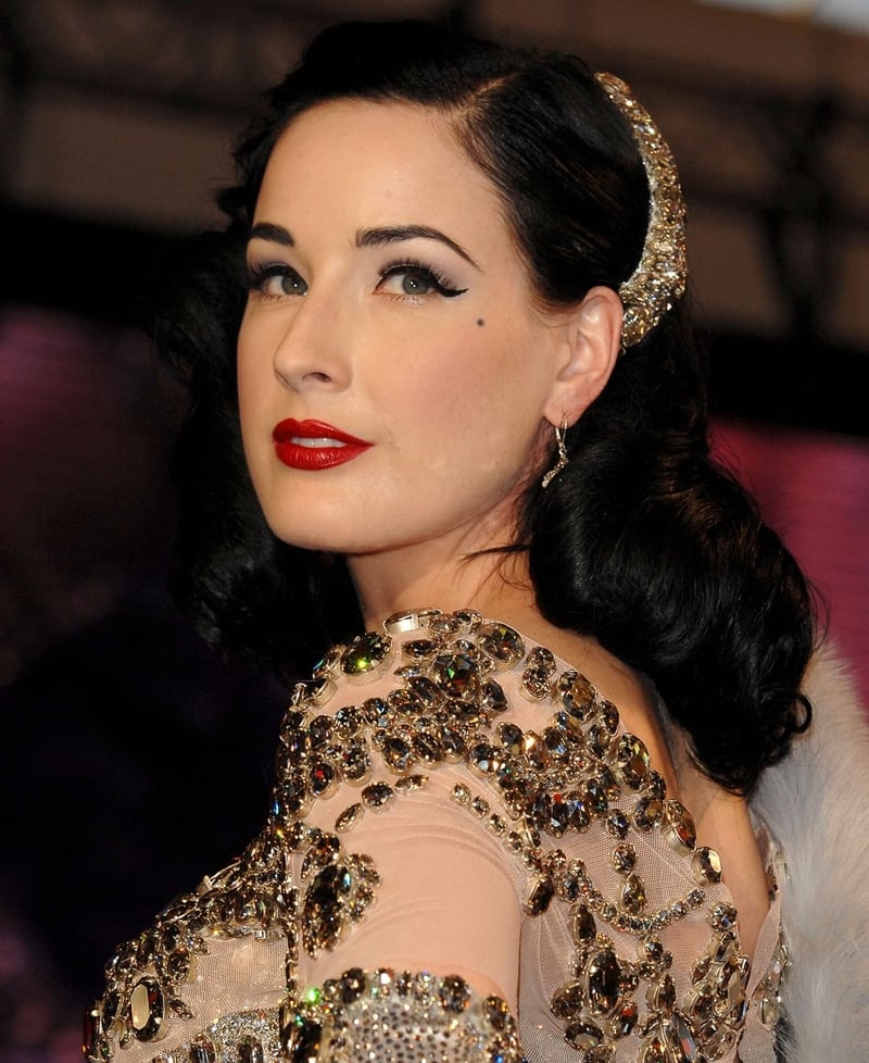 Von Teese - Has given up wearing her corset every day