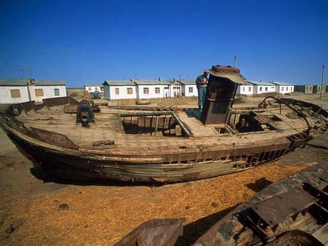 By 2004, the sea was only at 25% of its original surface area