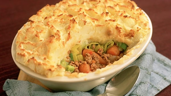 Homemade Cottage Pie with Cheesy Mash