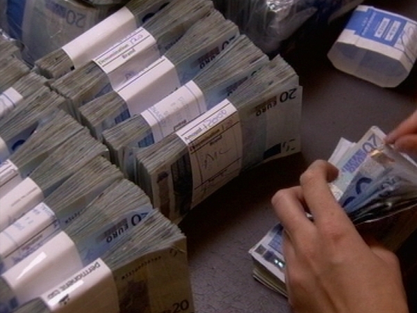 Lending - Down €84m in August