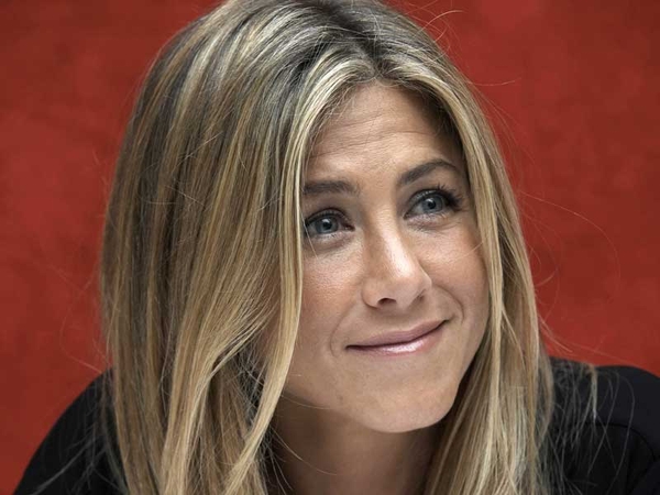 Aniston - Sheryl Crow thinks she's perfect for Cougar Town