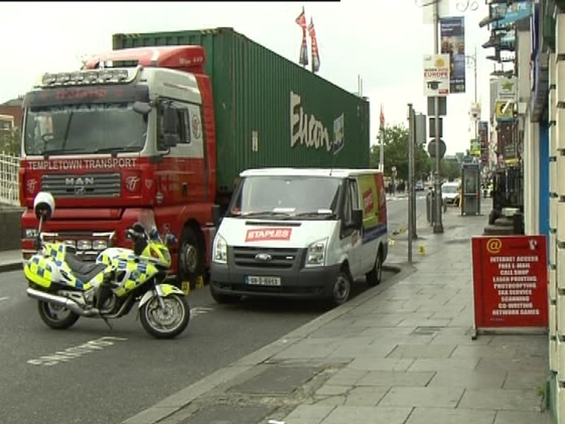 Wellington Quay - Cyclist in collision with truck